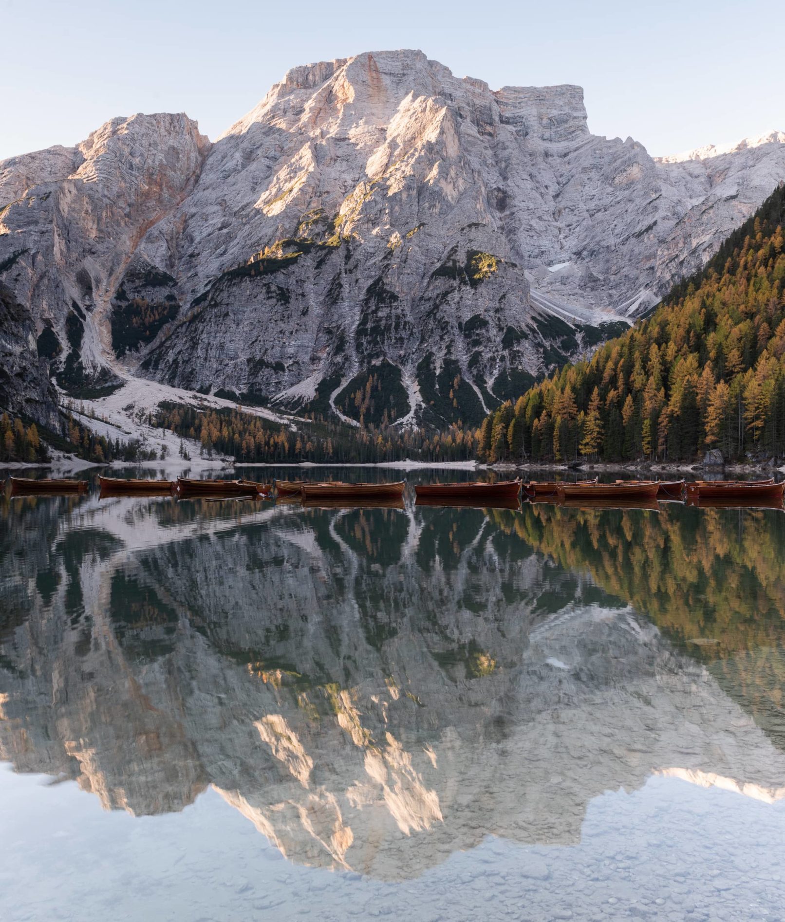 Lac dans les dolomites