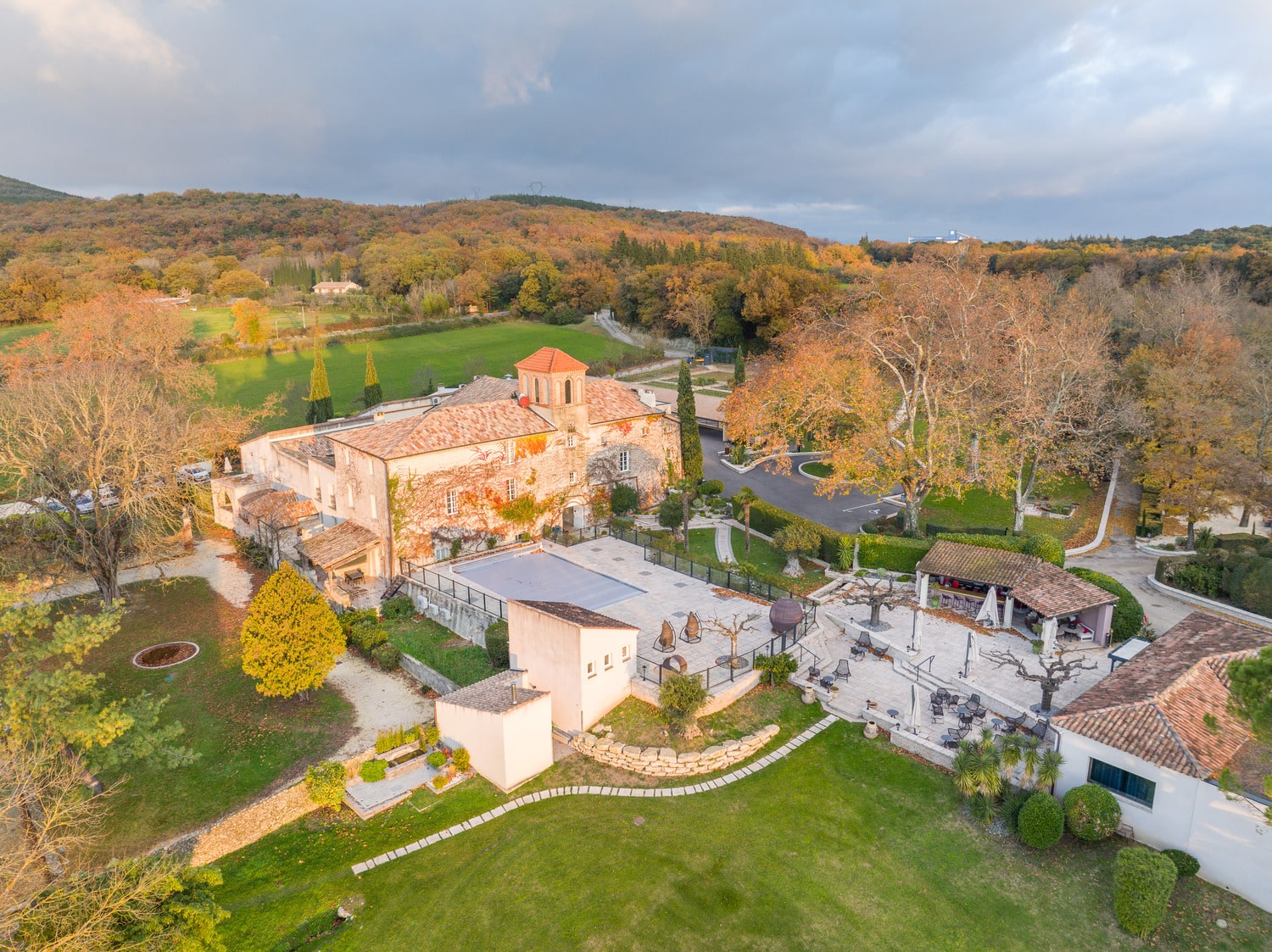 vue en drone hôtel