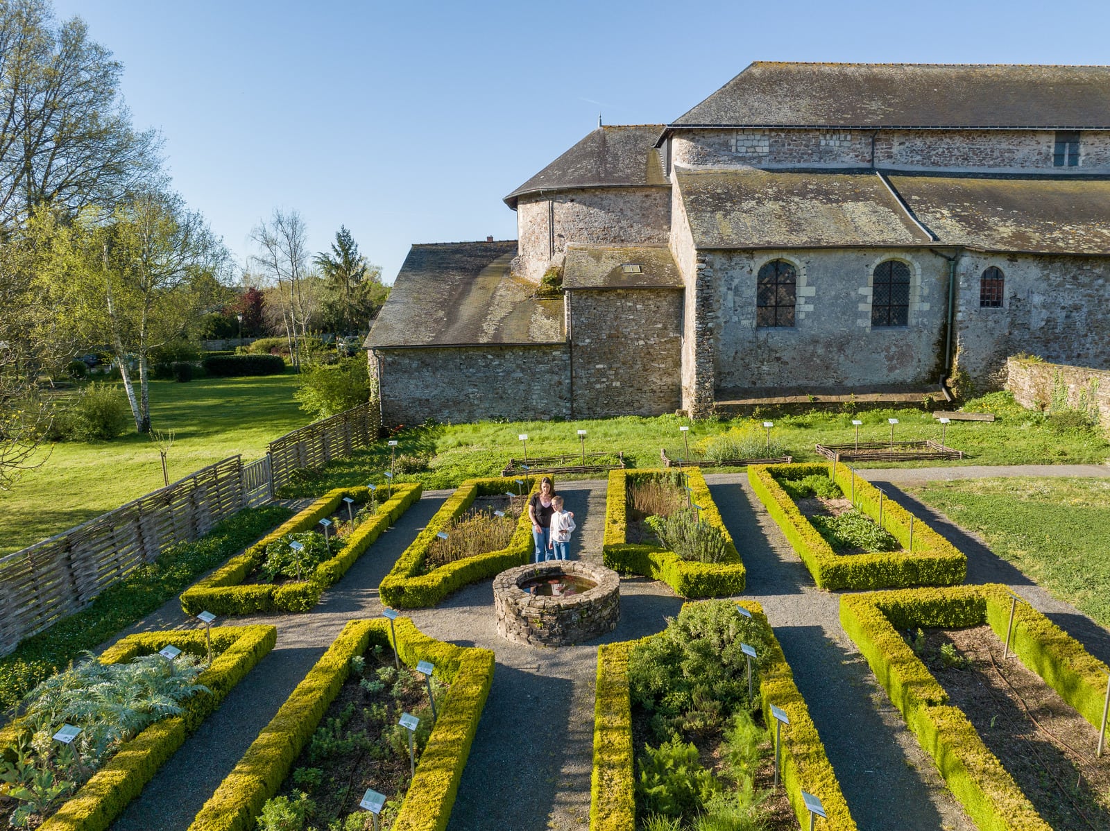 vue aérienne jardin abbaye