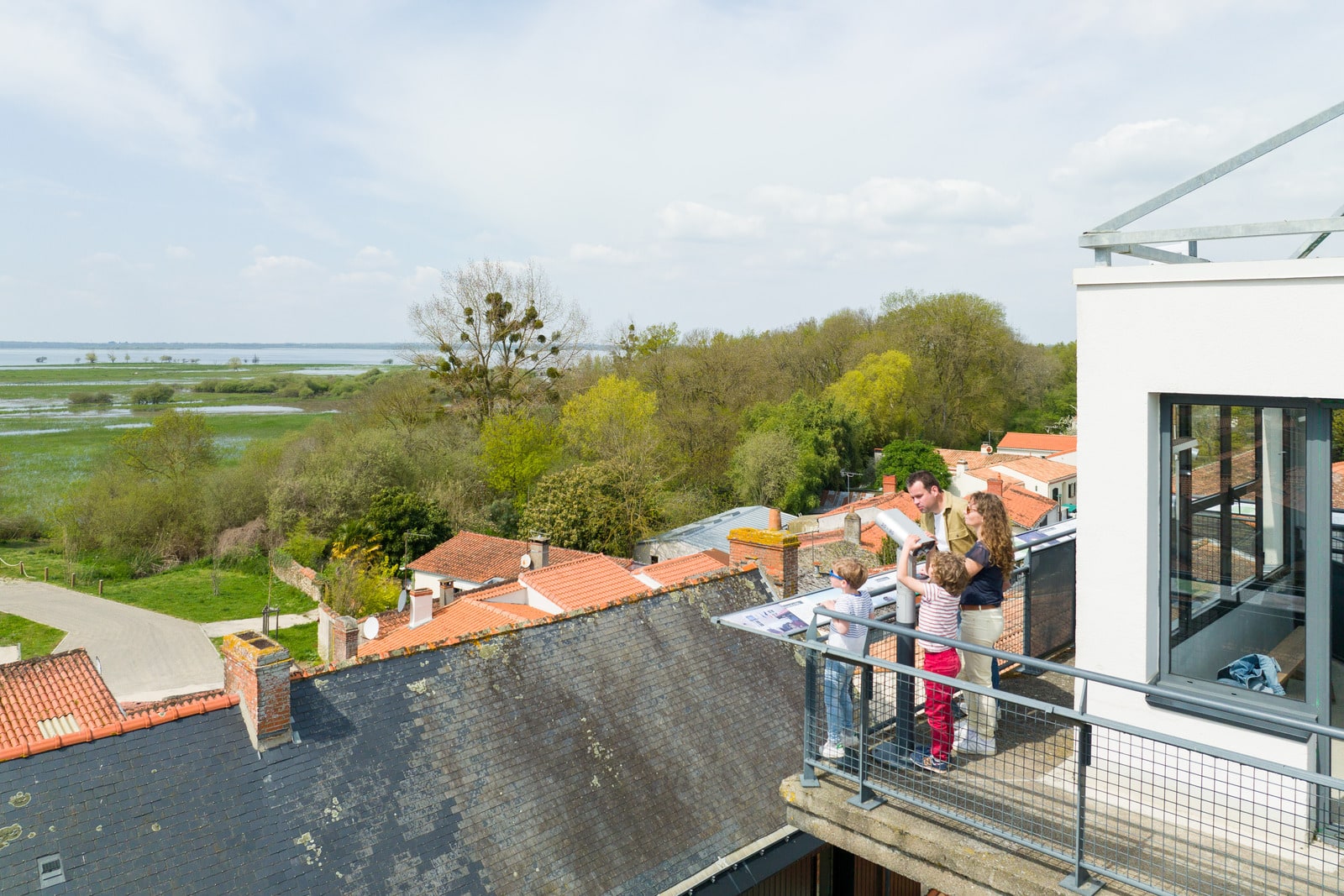 famille au sommet de la tour panoramique