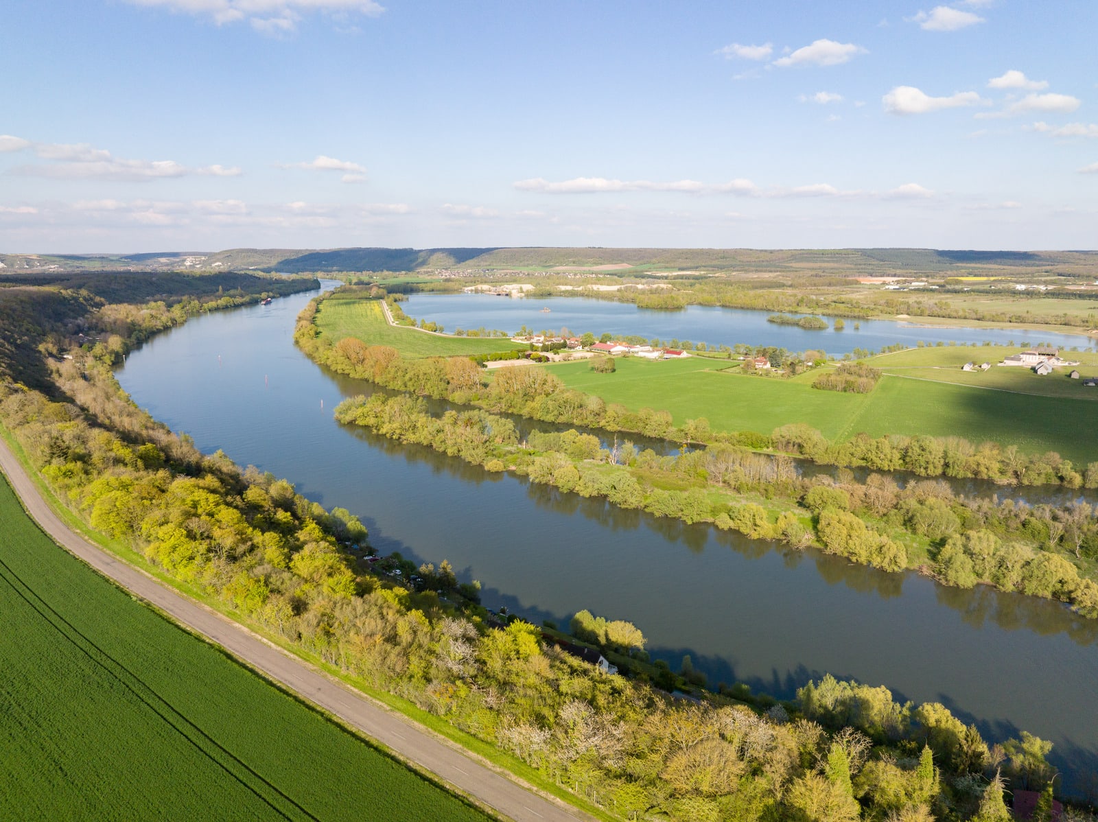 vue en drone fleuve