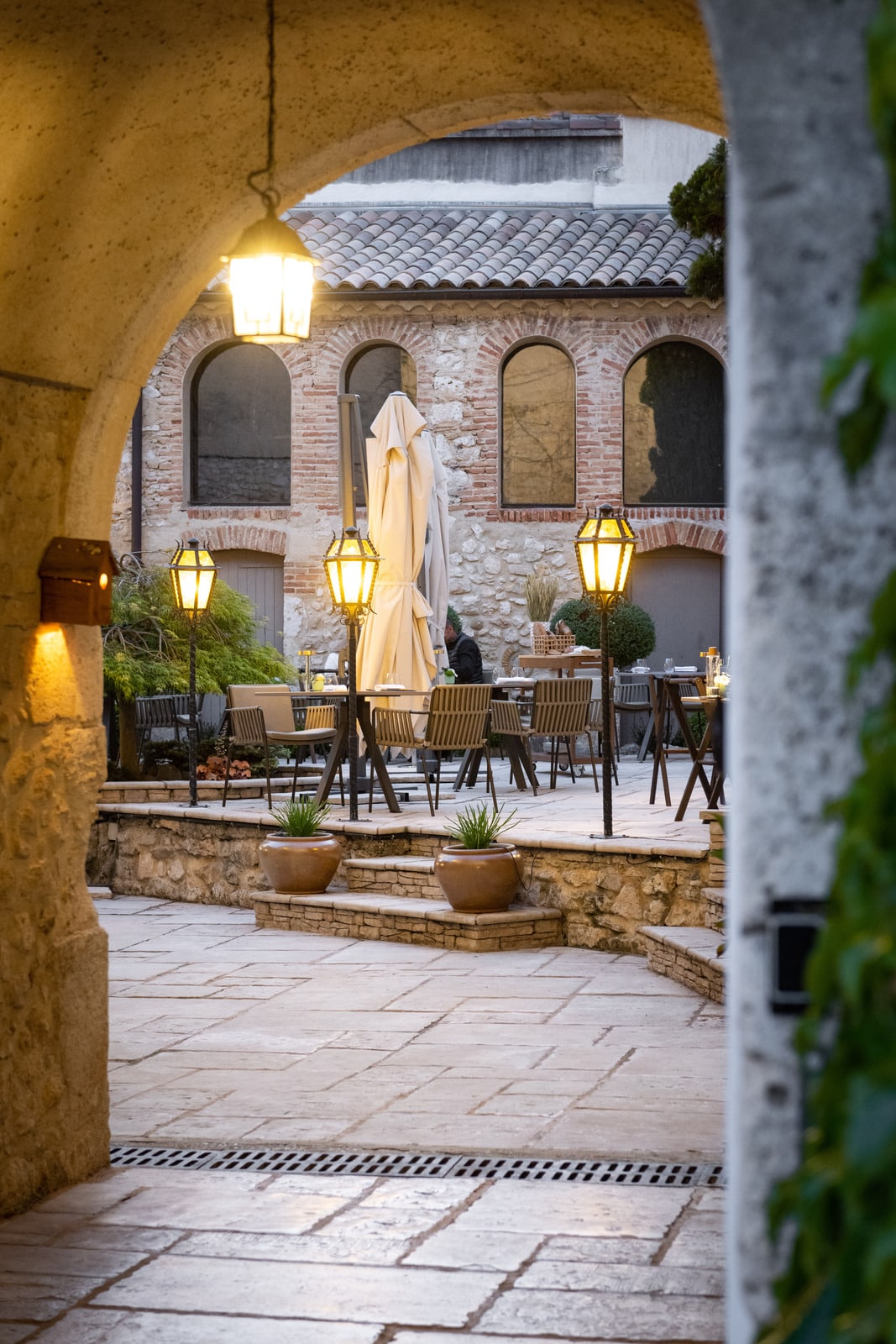 restaurant terrasse patio de nuit