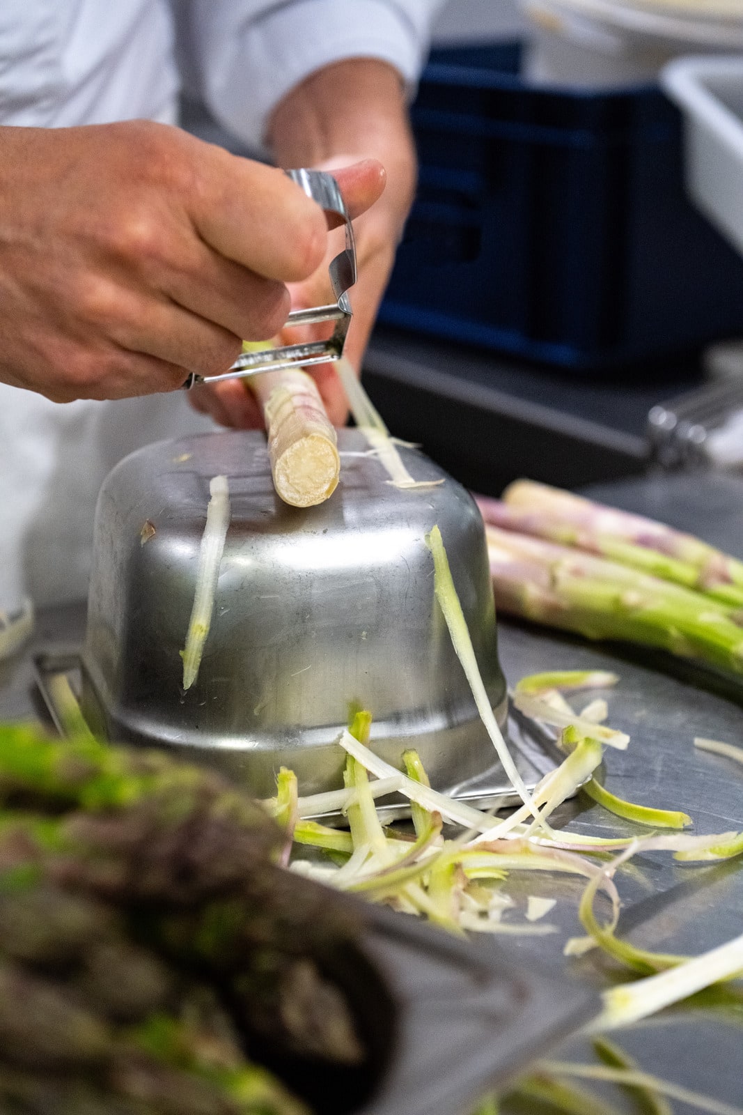 préparation asperges en cuisine