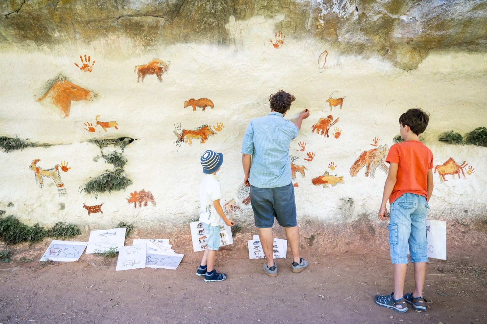 enfants atelier peinture préhistoire