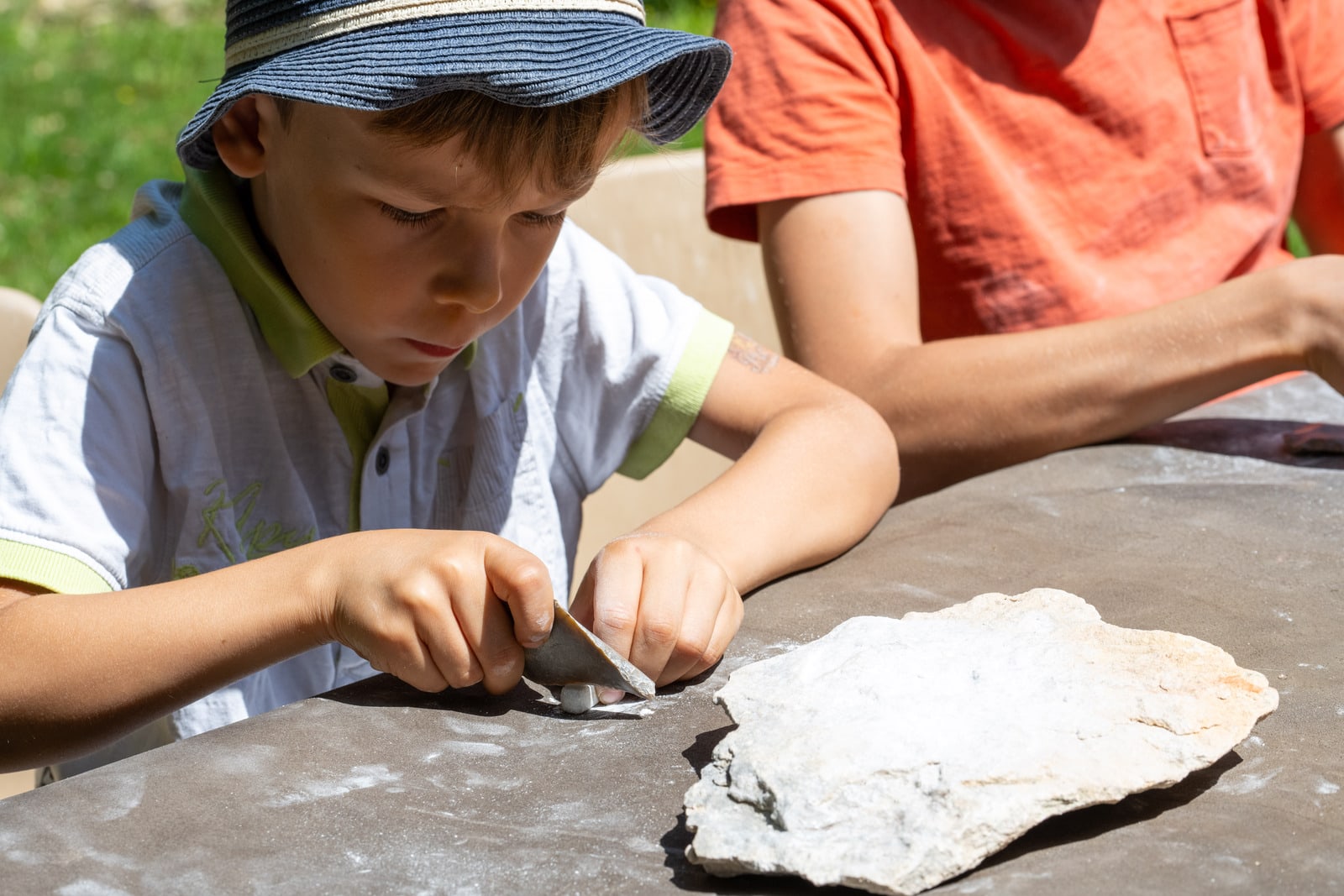 enfants atelier bijoux préhistoire