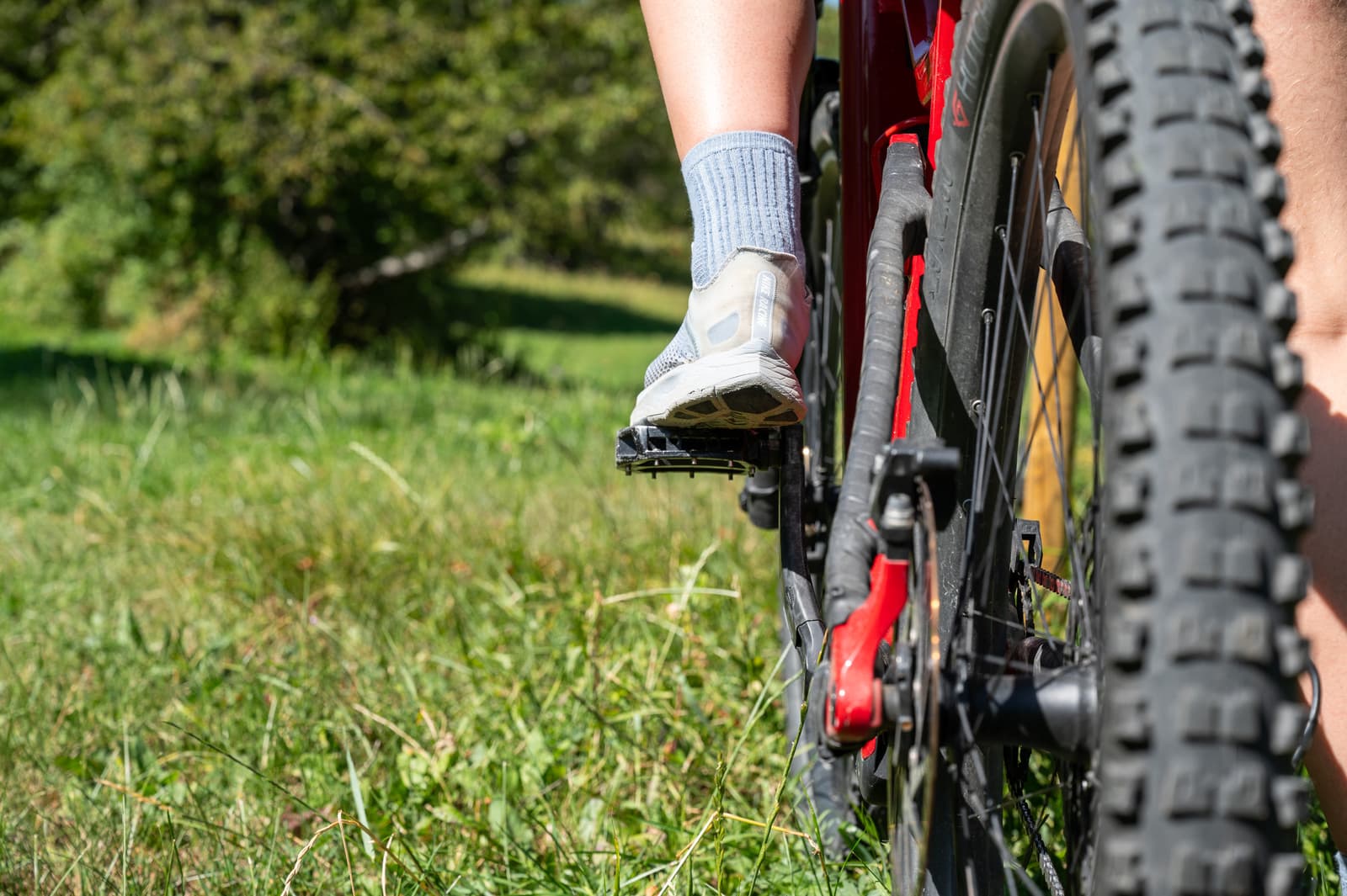 detail basket sur pédale de vélo