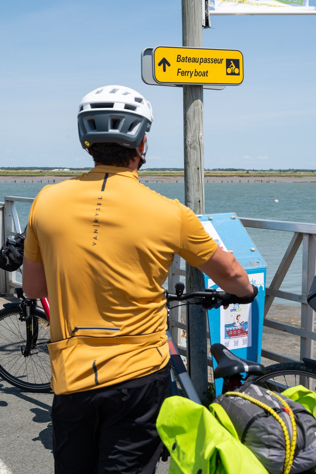 cycliste et balisage bac