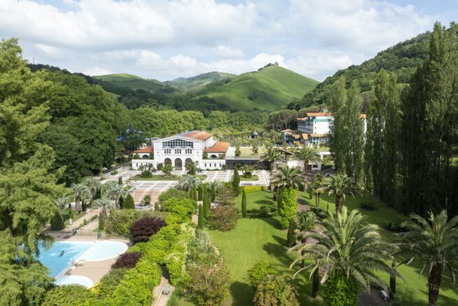 vue drone chaine-thermale-soleil-cambo